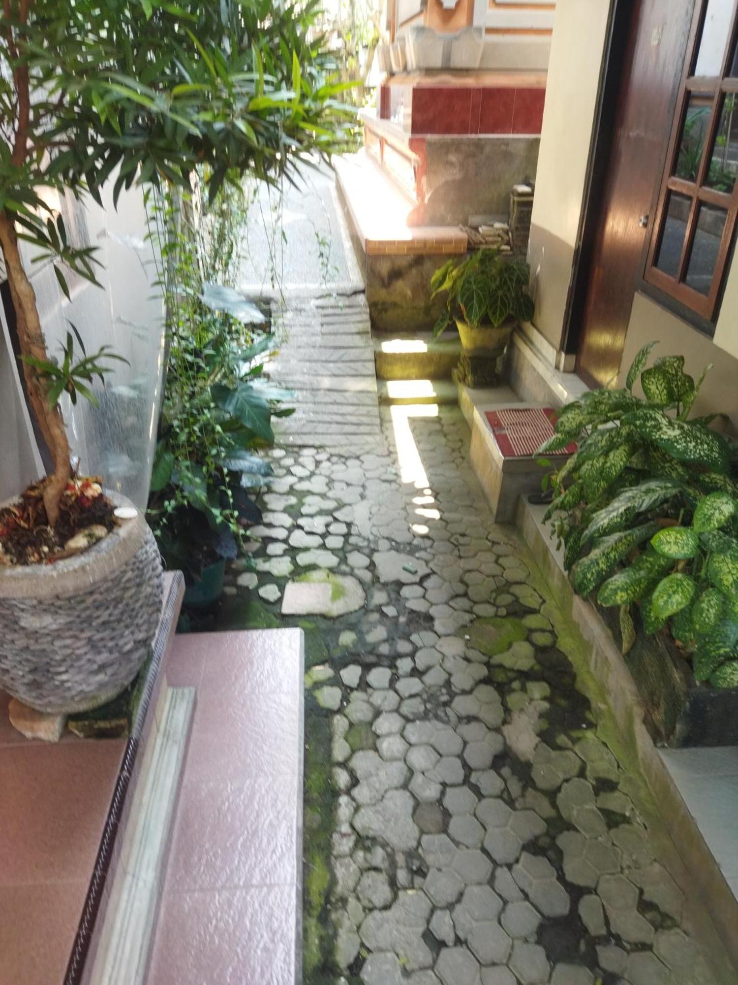 Wahwik'S House Hotel Ubud  Exterior photo