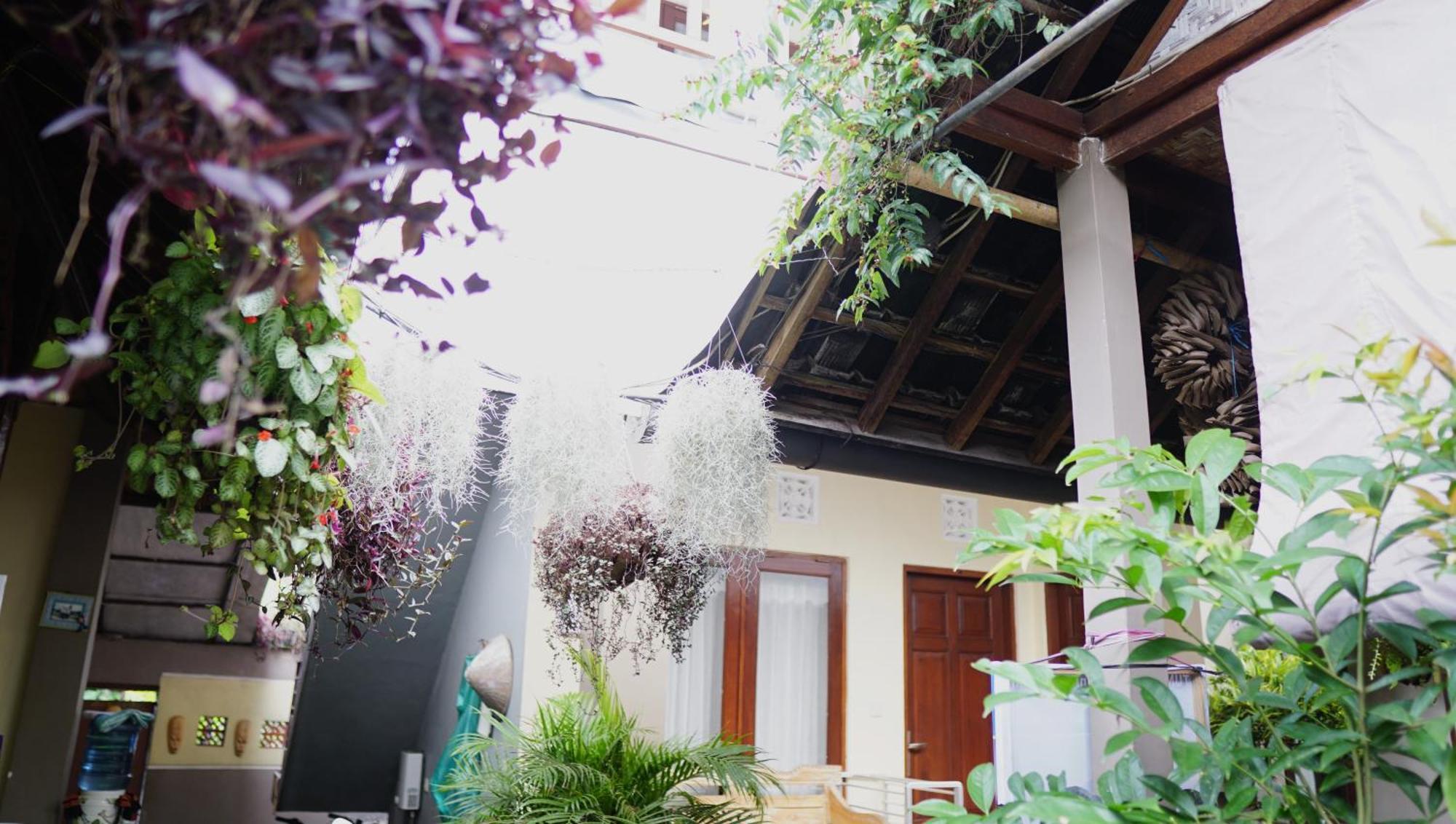 Wahwik'S House Hotel Ubud  Exterior photo